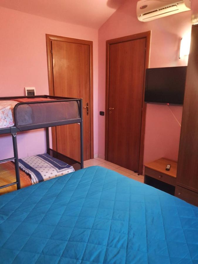 Royal Palace Gate Hotel San Nicola La Strada Exterior photo