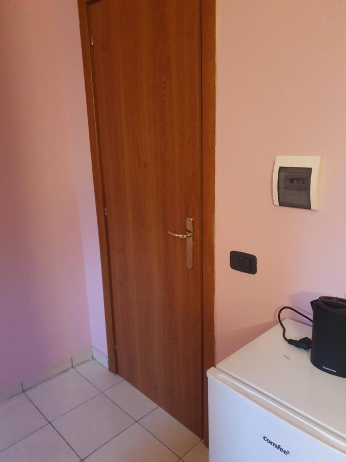 Royal Palace Gate Hotel San Nicola La Strada Exterior photo